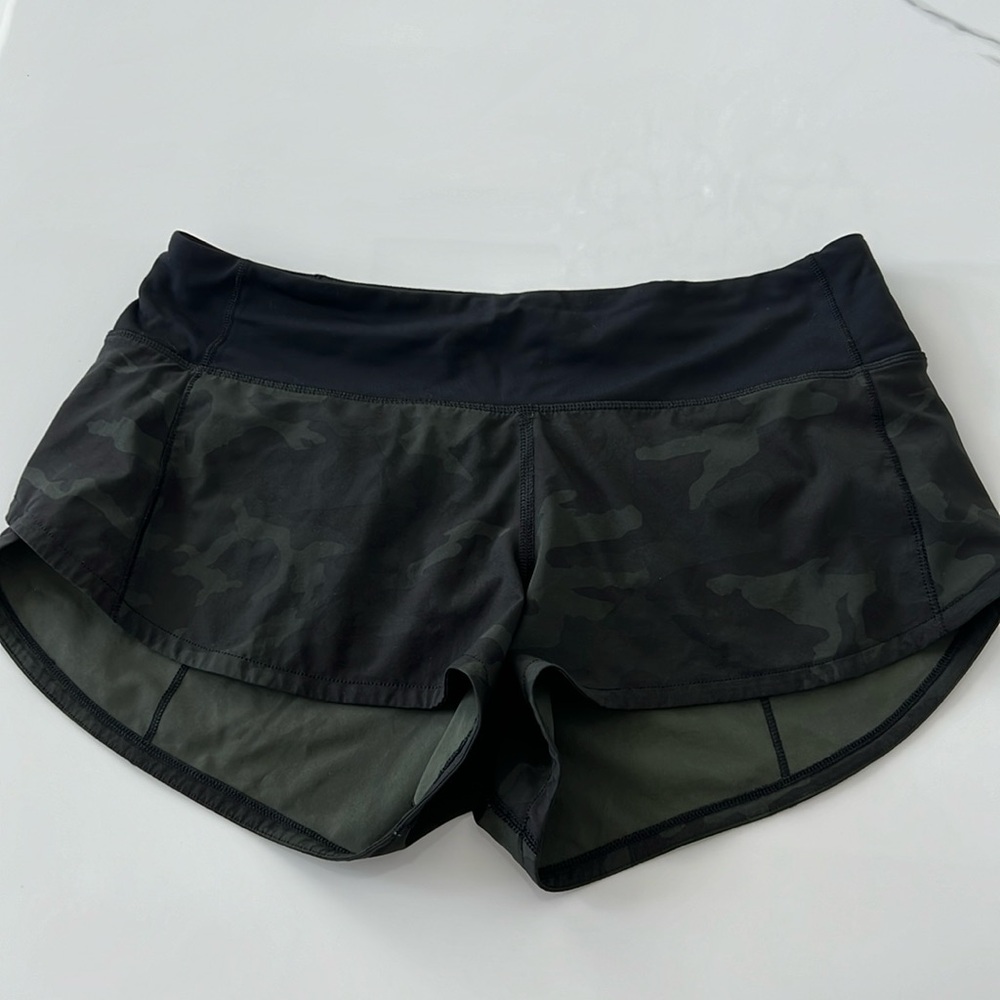 Size 4 lululemon speed up short